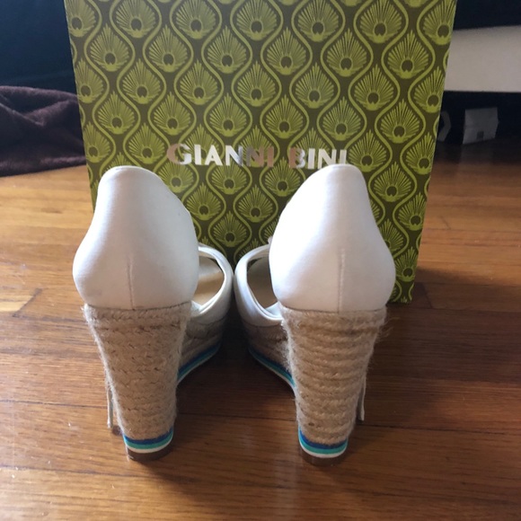 Gianni Bini White Espadrilles Wedges - Picture 4 of 8
